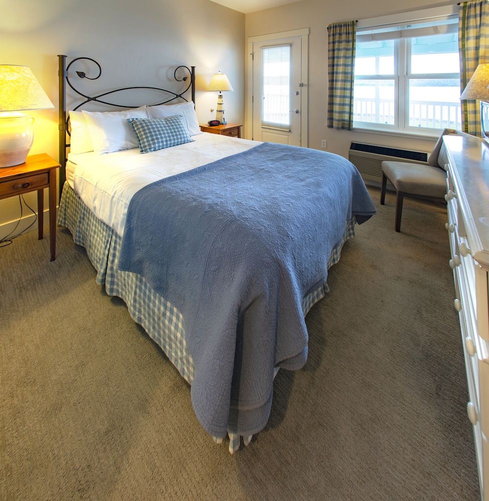 Edgewater Resort - photo 14