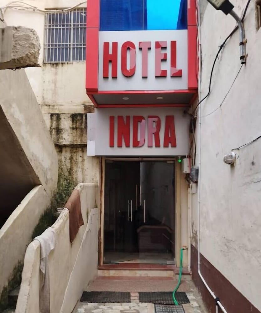 Hotel Indra Jaunpur — hotel in Jaunpur