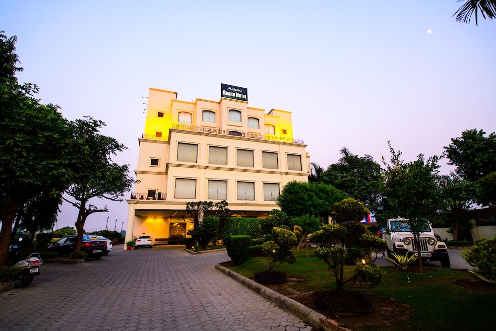 Hotel Majestic Grand in Jalandhar, India