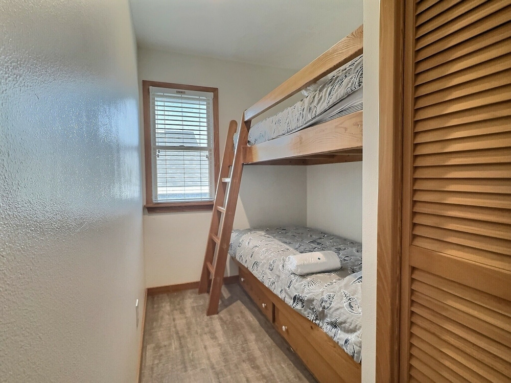 Lighthouse View Oceanfront Lodging - photo 26