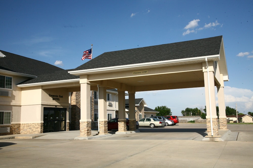 Corporate East Hotel - photo 36