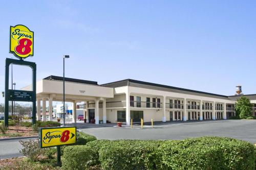 Super 8 by Wyndham Oxford in Oxford, United States