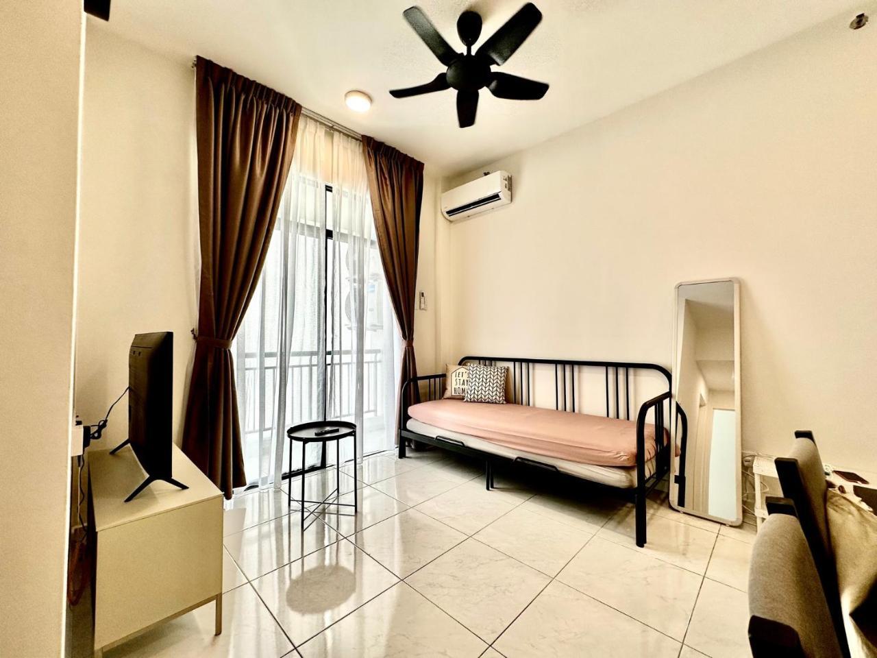 13A5TheSun#BayanLepas#QueensbayMall#CozyHomestay — 4-Star Luxury Hotel in George Town, Malaysia
