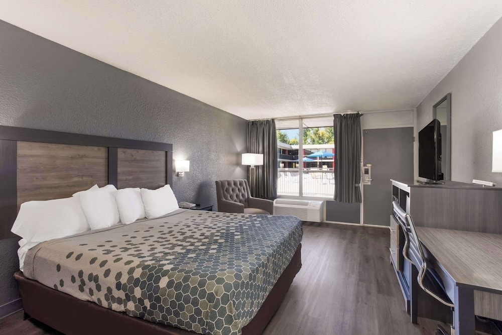 Econo Lodge Cave City - photo 15