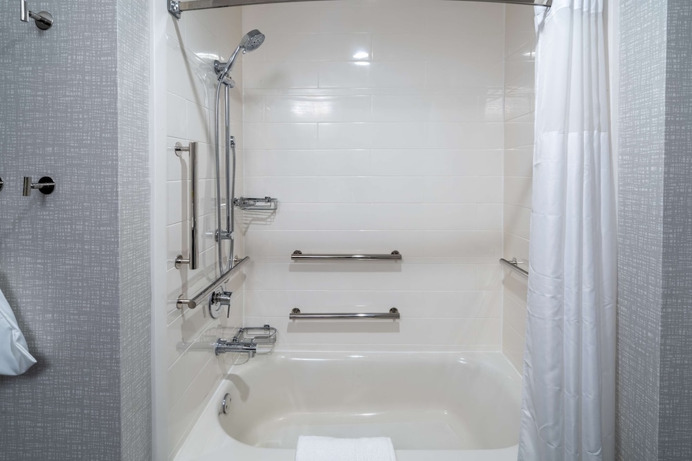 Hampton Inn Hardeeville - photo 19