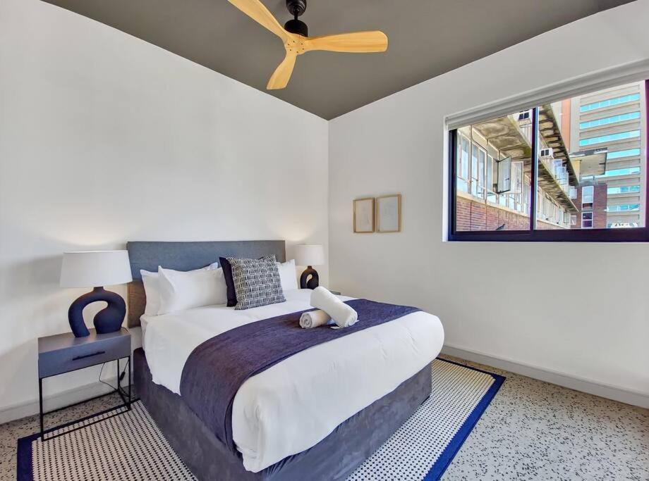 The Duke 1 Bedroom with Rooftop Pool City Views