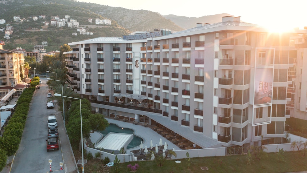 Kleopatra Dreams Beach Hotel — 4-Star Luxury Hotel in Alanya, Turkey