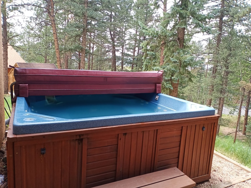 6bdfamily Mountain Getawayhot Tubminutes to Pikes Peak and Charis College — hotel in Woodland Park