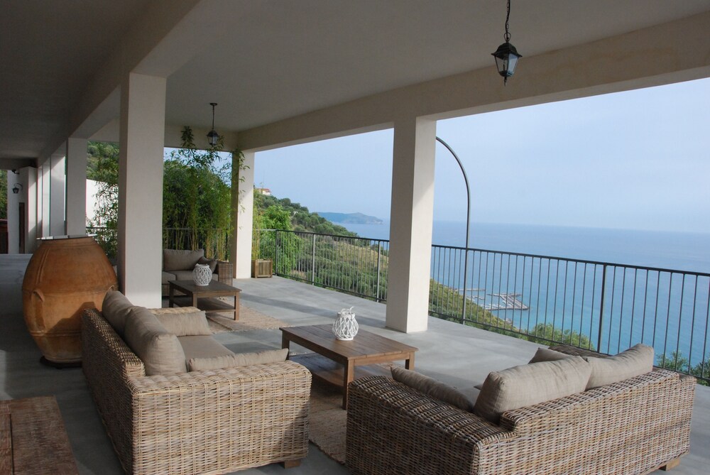 Santo Mercurio Country House — 4-Star Luxury Hotel in Pisciotta, Italy