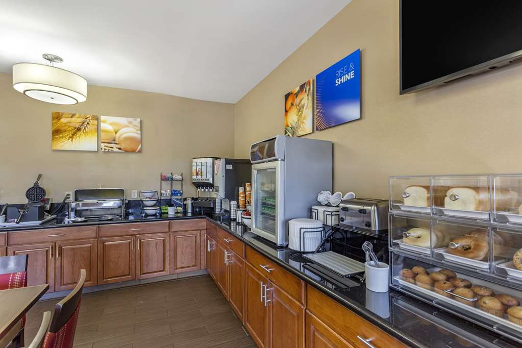 Comfort Inn Gurnee near Six Flags - photo 35