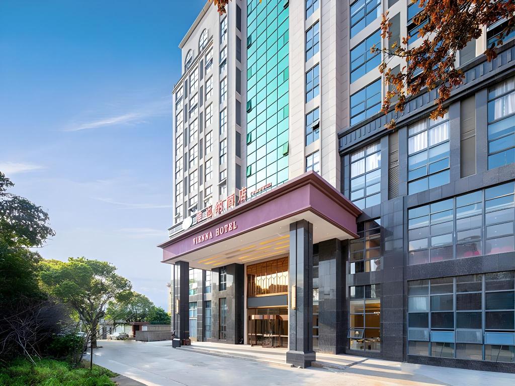 Vienna Hotel Jiangxi Fengcheng Fnegkuang in Fengcheng, People's Republic of China