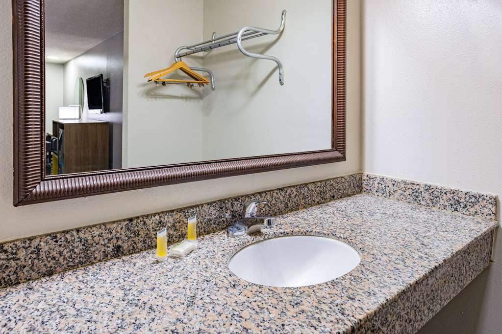 Days Inn by Wyndham Barnwell - photo 28