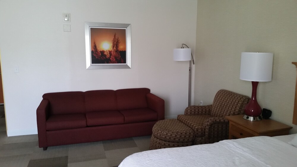 Hampton Inn Cortland - photo 15