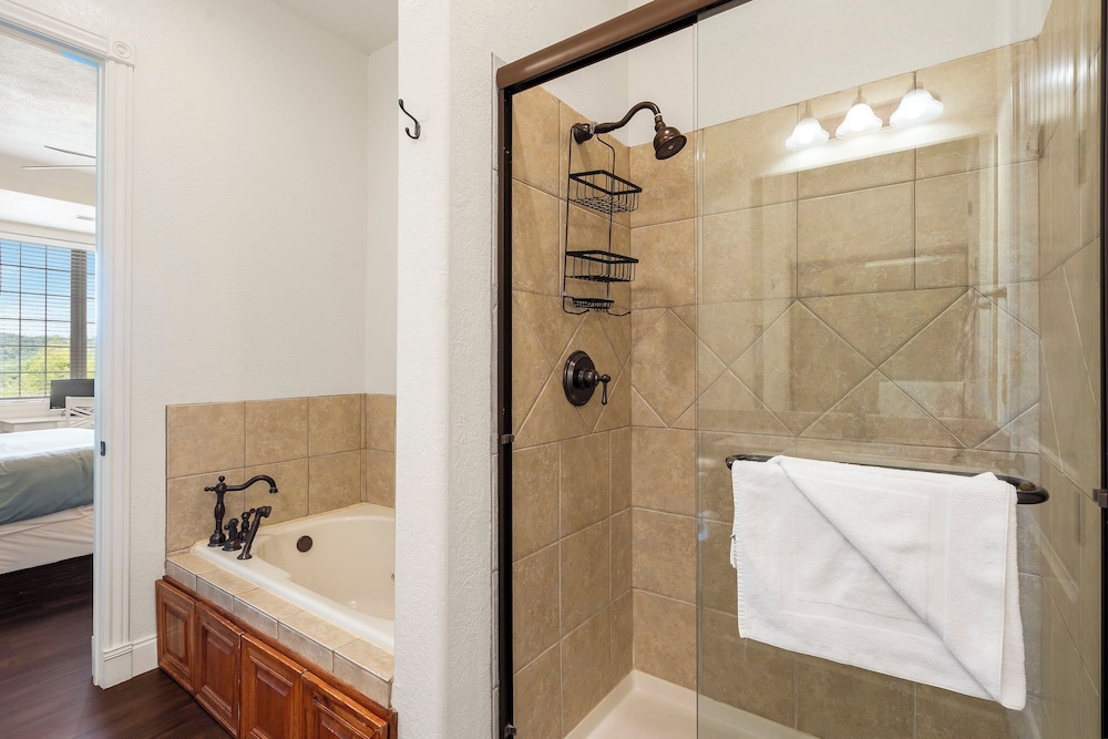 Stone Cliff Relaxation w Resort Amenities - photo 24