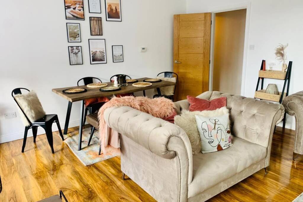 Easy Central Stay Families Work & Long Stays — 4-Star Luxury Hotel in Great Yarmouth, United Kingdom