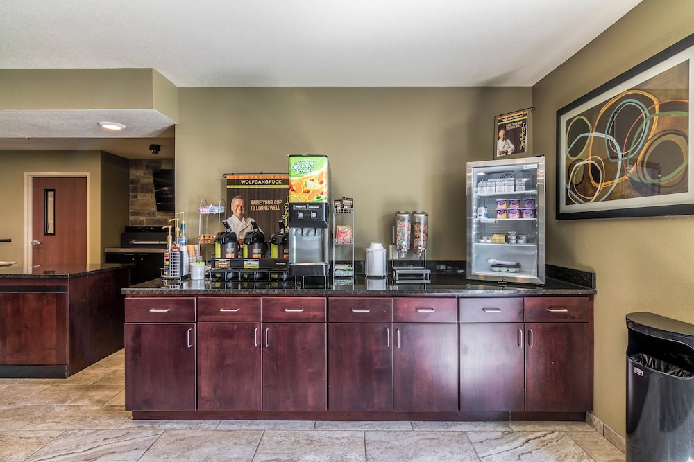 Cobblestone Inn & Suites Barron - photo 39