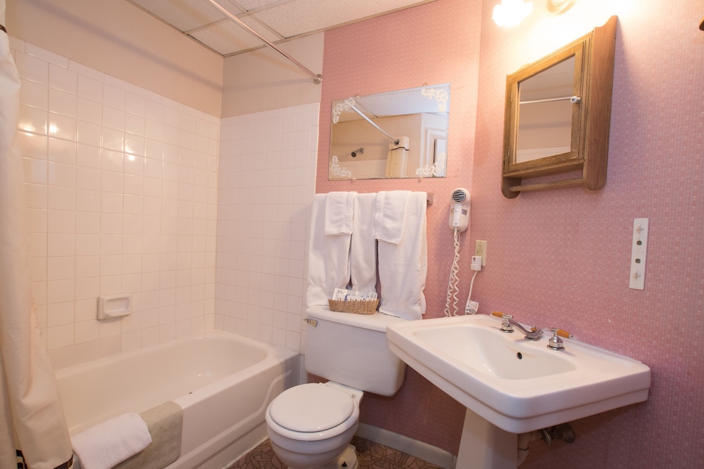 Biltmore Suites Hotel - photo 23