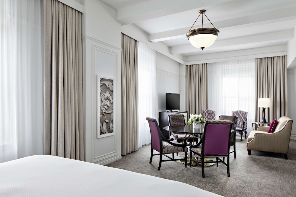 Amway Grand Plaza Curio Collection by Hilton - photo 23