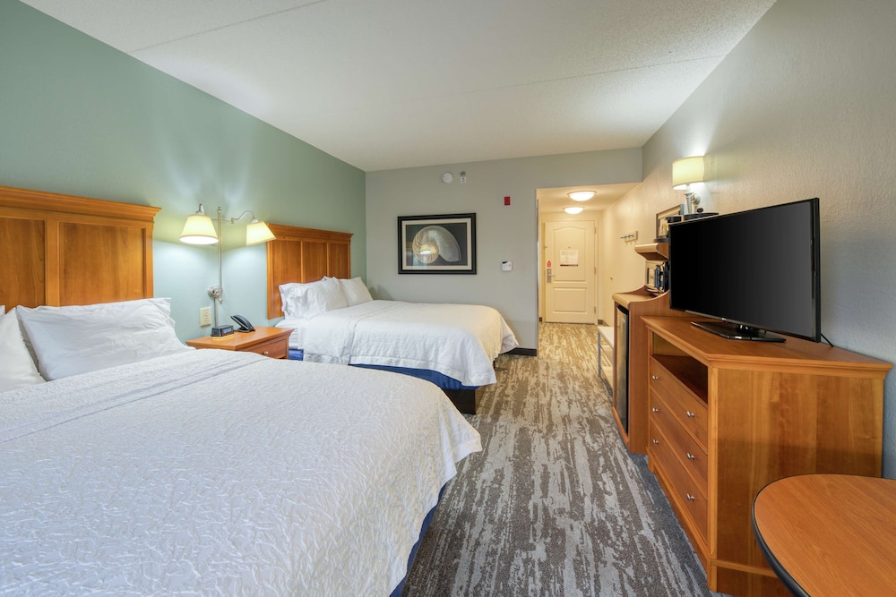 Hampton Inn Wilmington University Area Smith Creek Station - photo 30