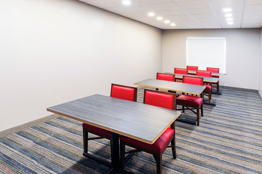 Holiday Inn Express & Suites Del Rio by IHG - photo 67