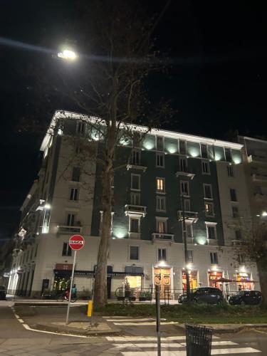 Appartamento Moderno Multicomfort Premuda Luxury — 4-Star Luxury Hotel in Milan, Italy