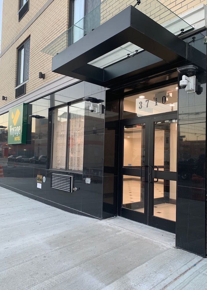 Voyage Hotel — hotel in Long Island City