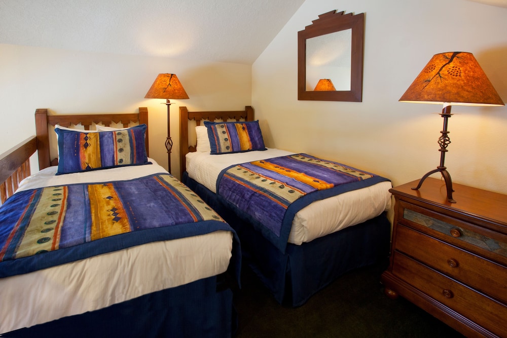 Alpine Village Suites - photo 5