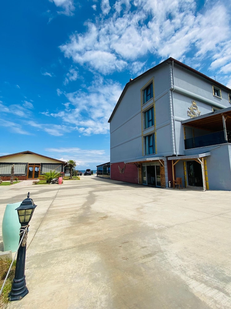 Kök Resort Otel in Uenye, Turkey