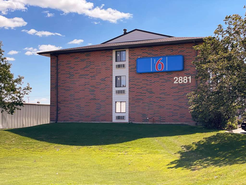 Motel 6 Elk Grove Village IL O'Hare - photo 2