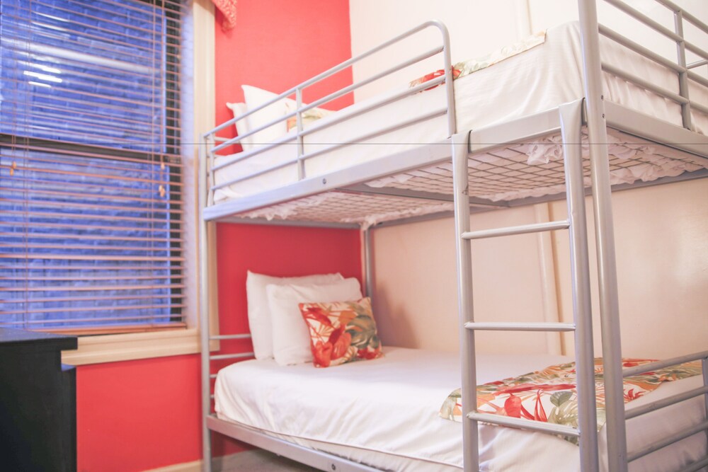 Royal Park Hotel and Hostel - photo 36