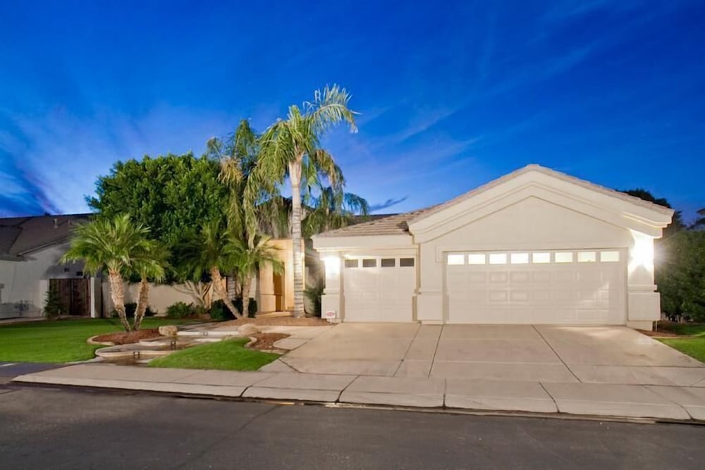 The Agave By Signature Vacation Rentals — 4-Star Luxury Hotel in Chandler, United States