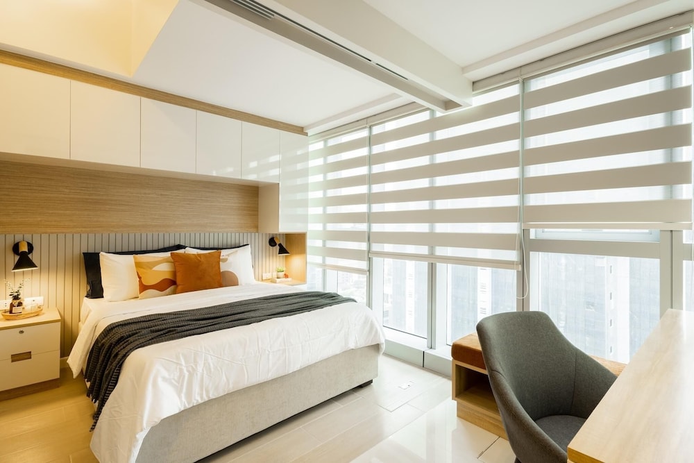 Uptown Parksuites BGC — 4-Star Luxury Hotel in Taguig, Philippines