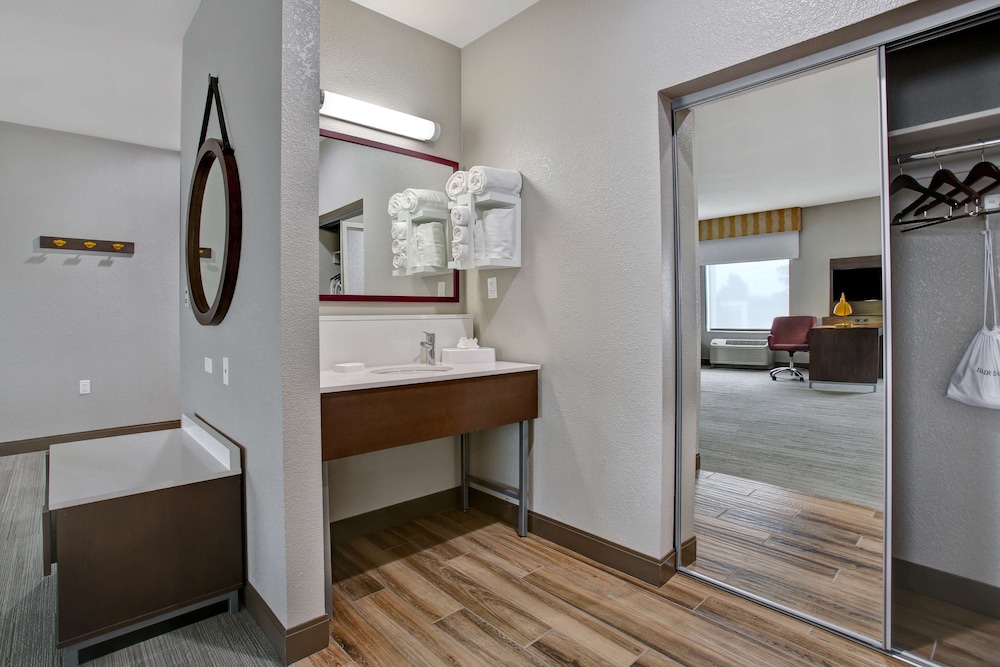 Hampton Inn & Suites Dallas DeSoto - photo 21