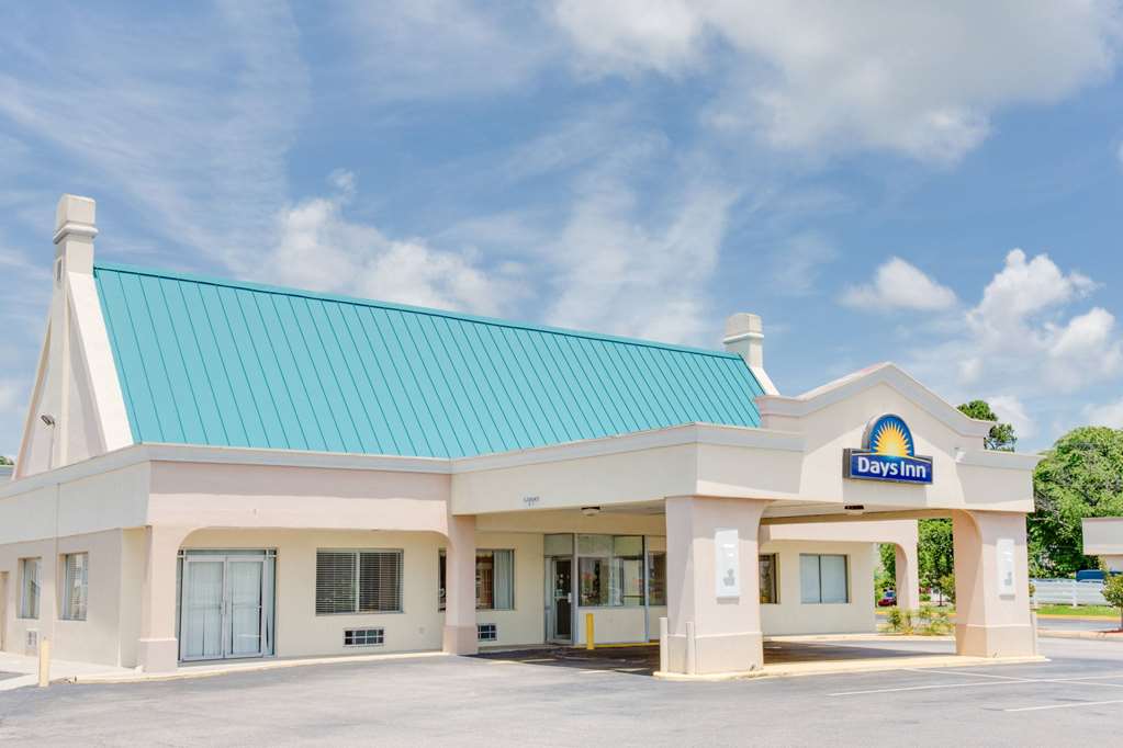 Days Inn by Wyndham Chester - featured photo