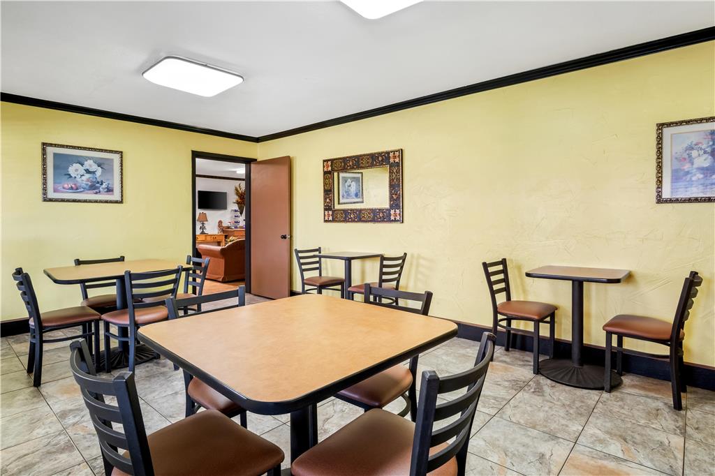 Americas Best Value Inn Midlothian Cedar Hill - photo 26