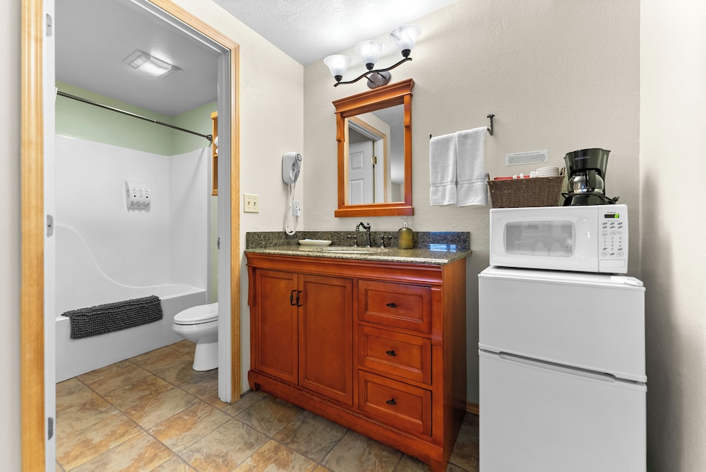 Mt Gardner Inn - photo 44