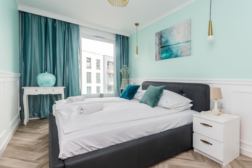 Golden Azzure by Grand Apartments — 4-Star Luxury Hotel in Gdansk, Poland
