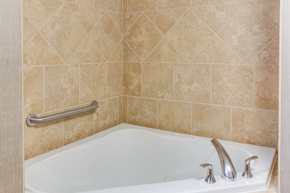 Hampton Inn & Suites Mt. Juliet - photo 35