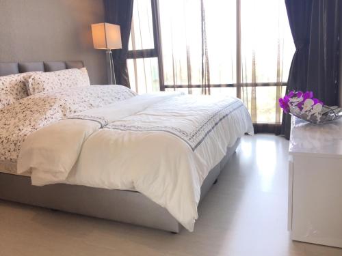 Urban Luxury One Bedroom