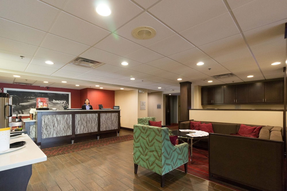 Hampton Inn Columbus South - photo 2