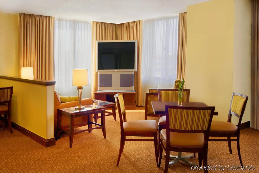 Hilton Indianapolis North - photo 13