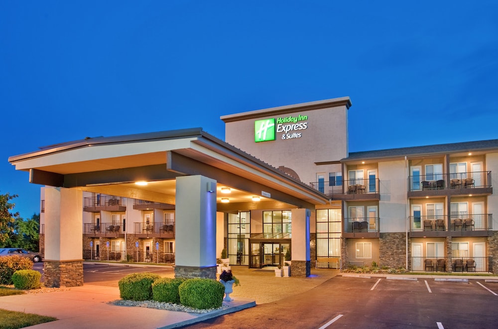 Holiday Inn Express Hotel & Suites Branson 76 Central by IHG - featured photo