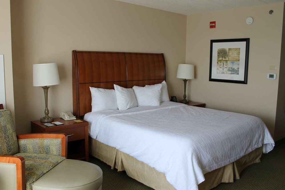 Hilton Garden Inn Addison - photo 14