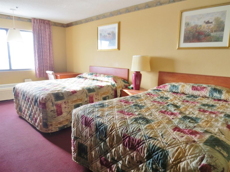 Days Inn & Suites by Wyndham Caseyville - photo 10