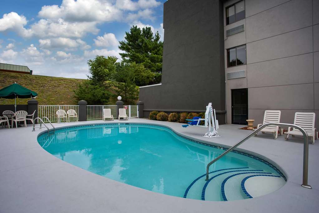 La Quinta Inn & Suites by Wyndham Roanoke Salem - photo 8