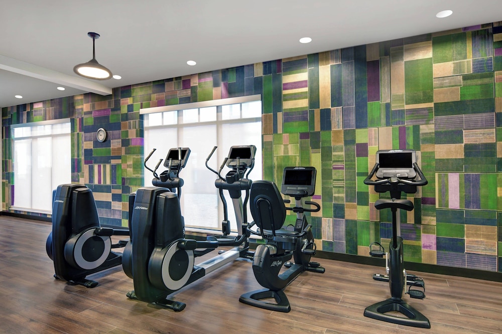 Courtyard by Marriott Manhattan Aggieville - photo 22