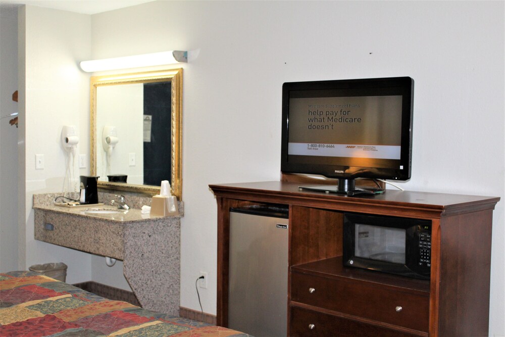 Airport Inn Chattanooga - photo 5