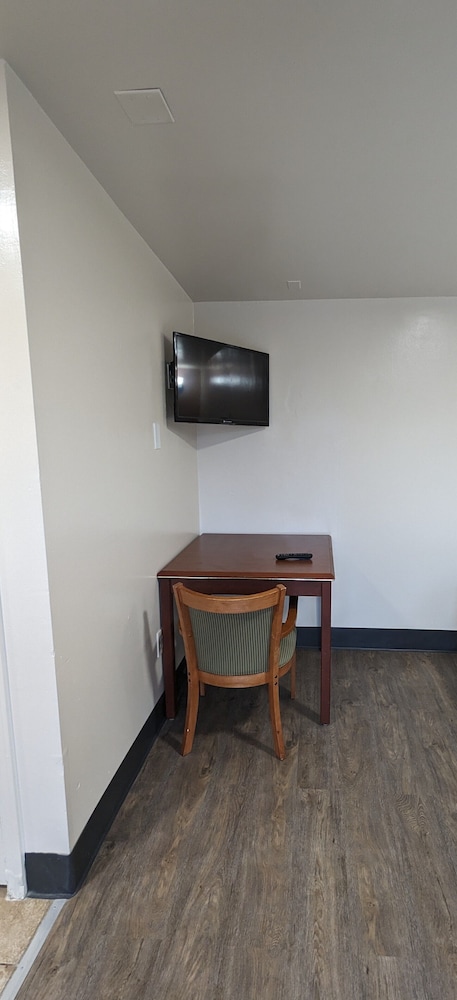 Portland Value Inn - photo 13