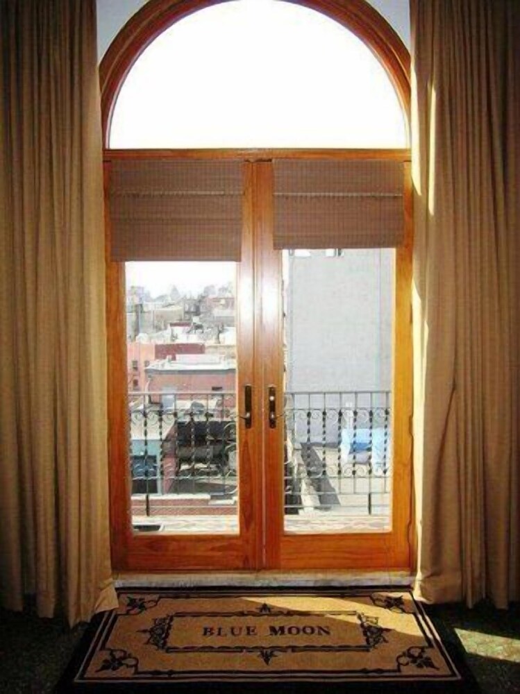 Blue Moon Boutique Hotel - photo 25