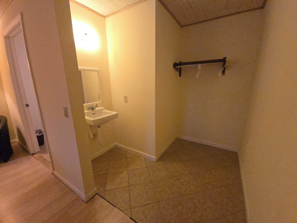 Glenwood Inn Stroudsburg - photo 25